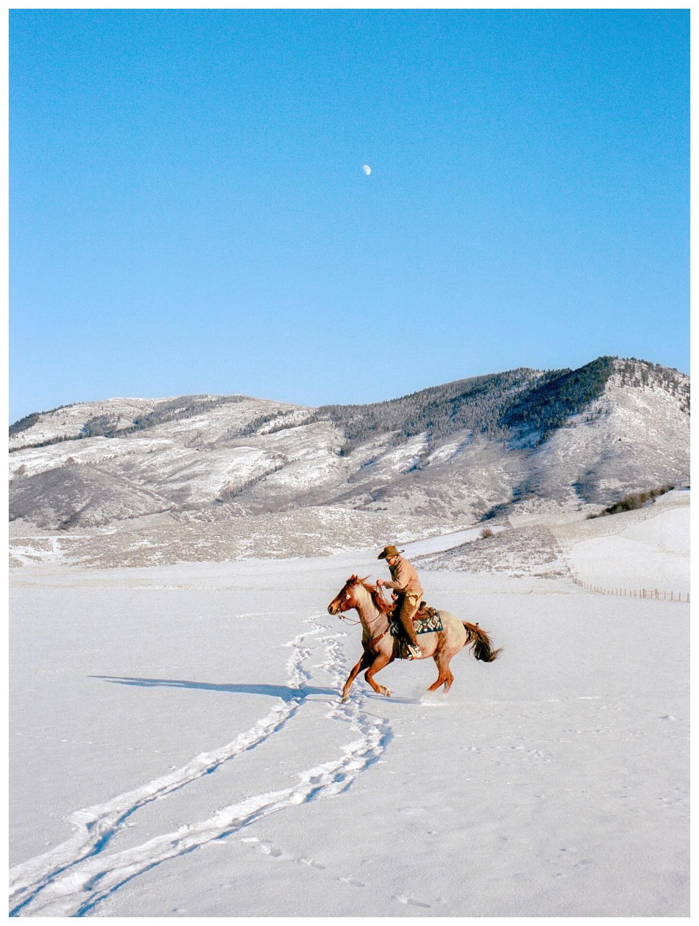 ⠀
📸: @alexkittoephotos
🎞: Kodak #Portra400
⠀
#KodakFilm⁣
#KodakProfessional
⠀
“What I like most about shooting film is how it forces me to slow down and really pay attention to my surroundings. With manual controls and a limited number of frames, it’s such a more intentional process than digital for me which I really enjoy.”