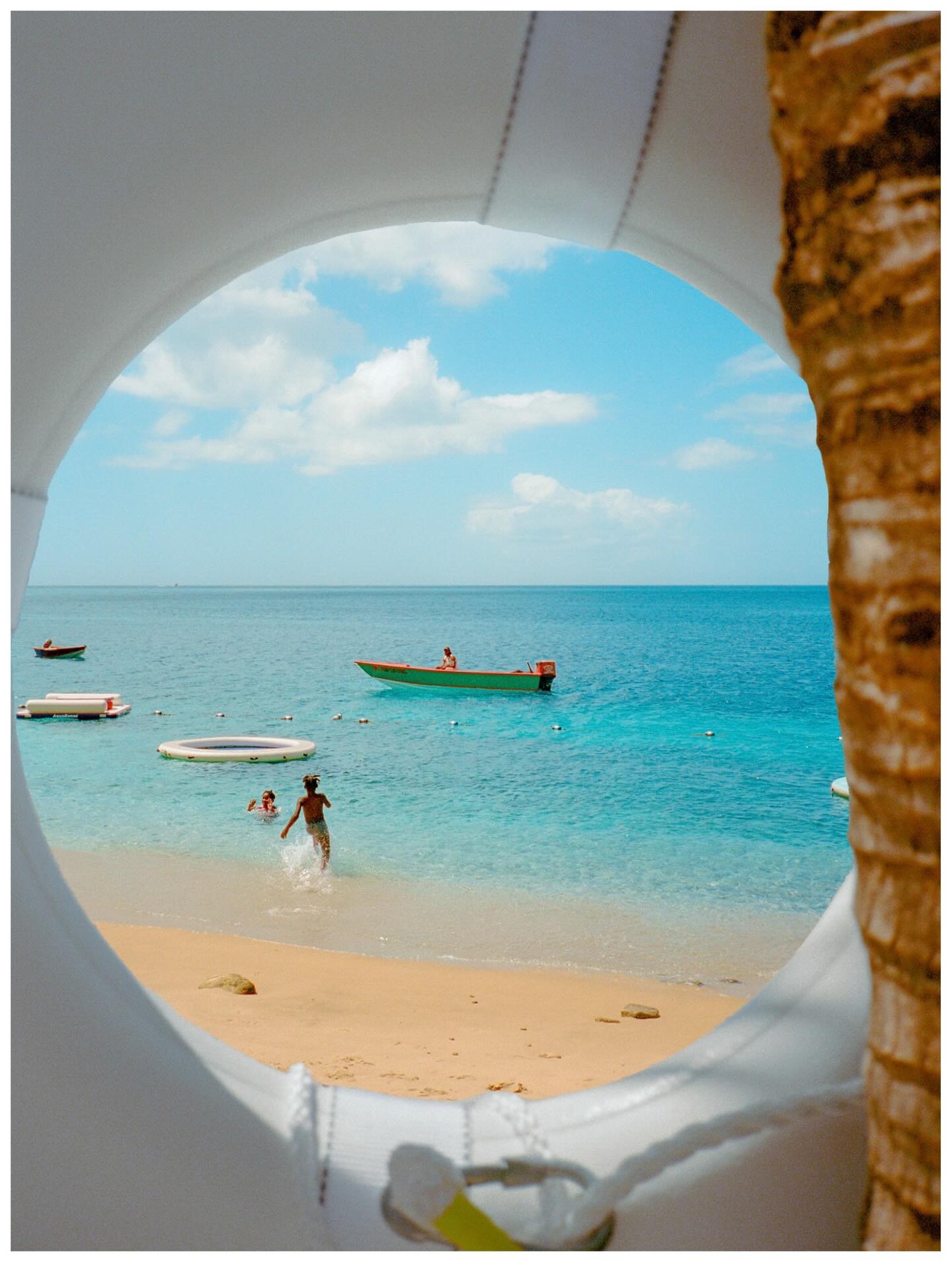 ⠀
📸: @alexkittoephotos
🎞: Kodak #Portra400
⠀
#KodakFilm⁣
#KodakProfessional
⠀
“What I like most about shooting film is how it forces me to slow down and really pay attention to my surroundings. With manual controls and a limited number of frames, it’s such a more intentional process than digital for me which I really enjoy.”