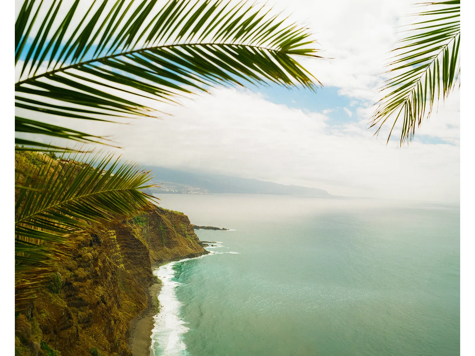 Photo by Philip Reekers